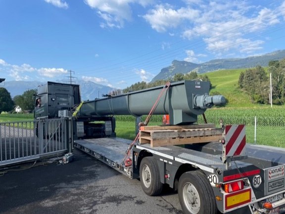 23.08.2023 Anlieferung Schneckenpumpe Pumpwerk Wartau